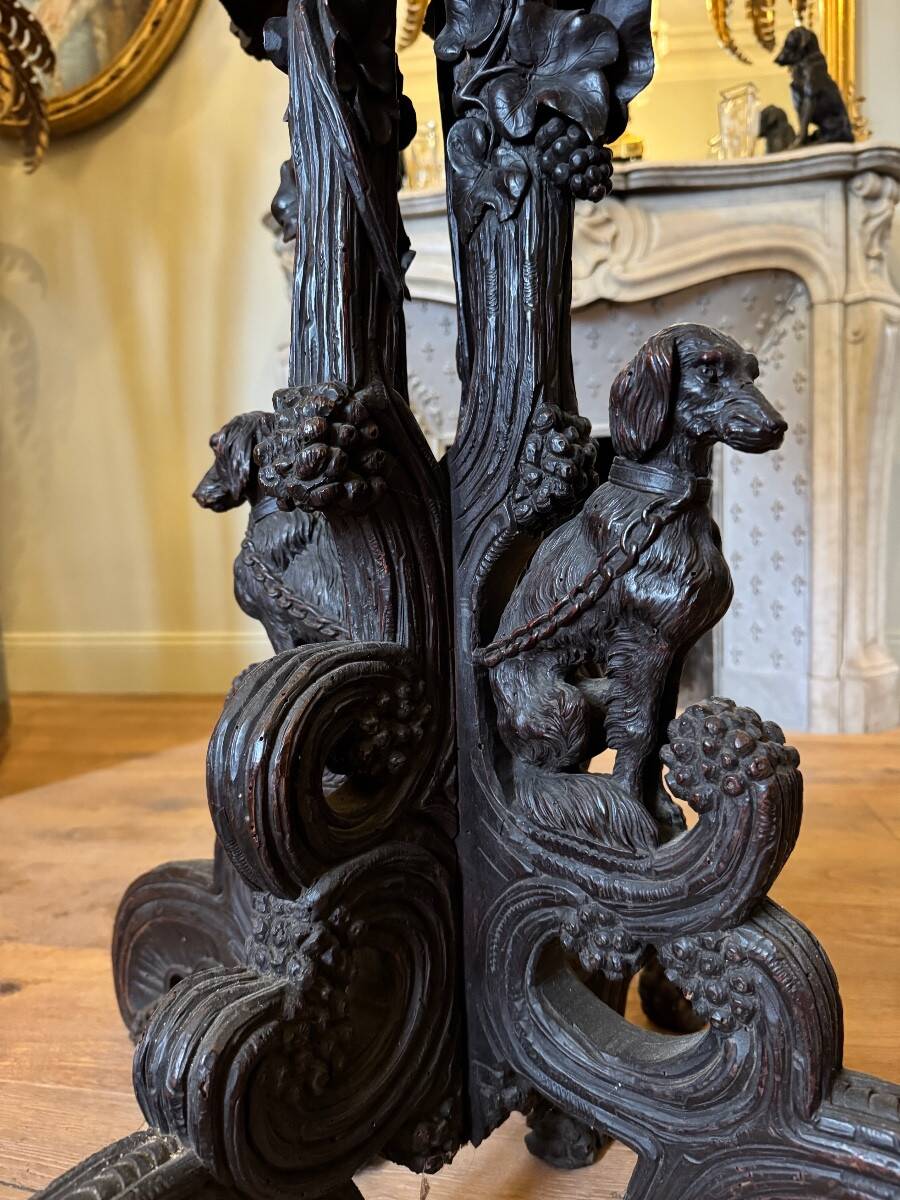 Carved wooden jardinière, Black Forest work, 19th century.