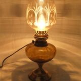 ancienne lampe  de table ou chevet lampe à pétrole électrifiée