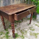 Desk with turned legs