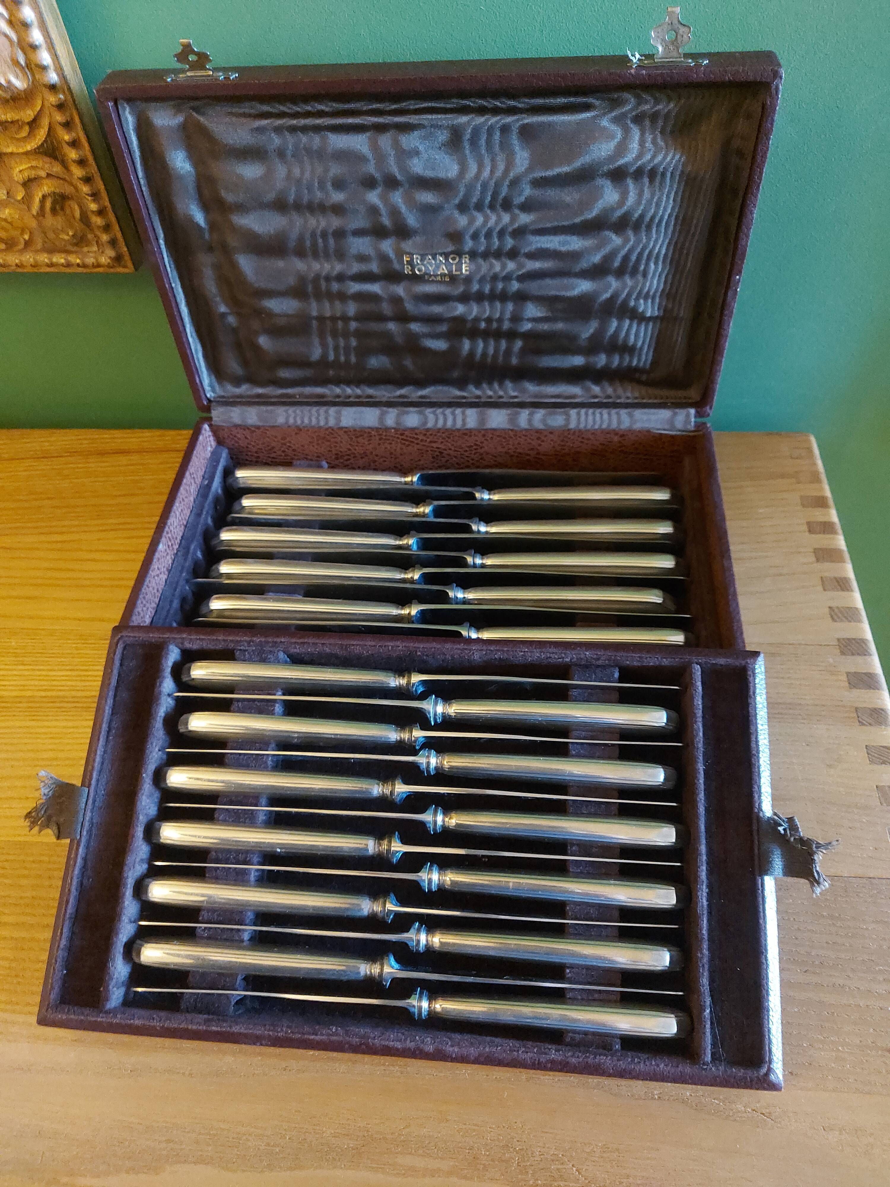 Box 24 silver metal knives, Ravinet Denfert
