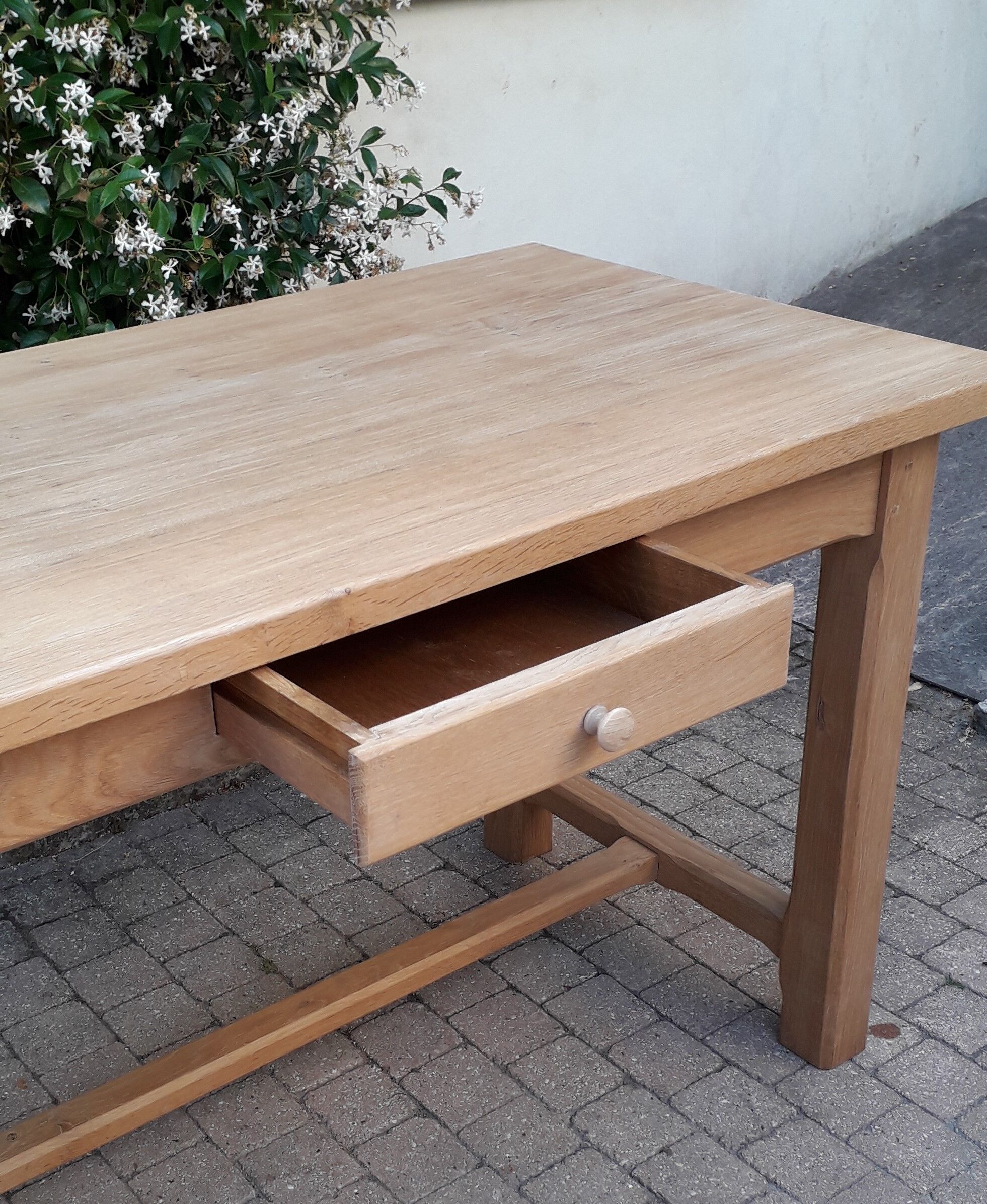 Farm table
