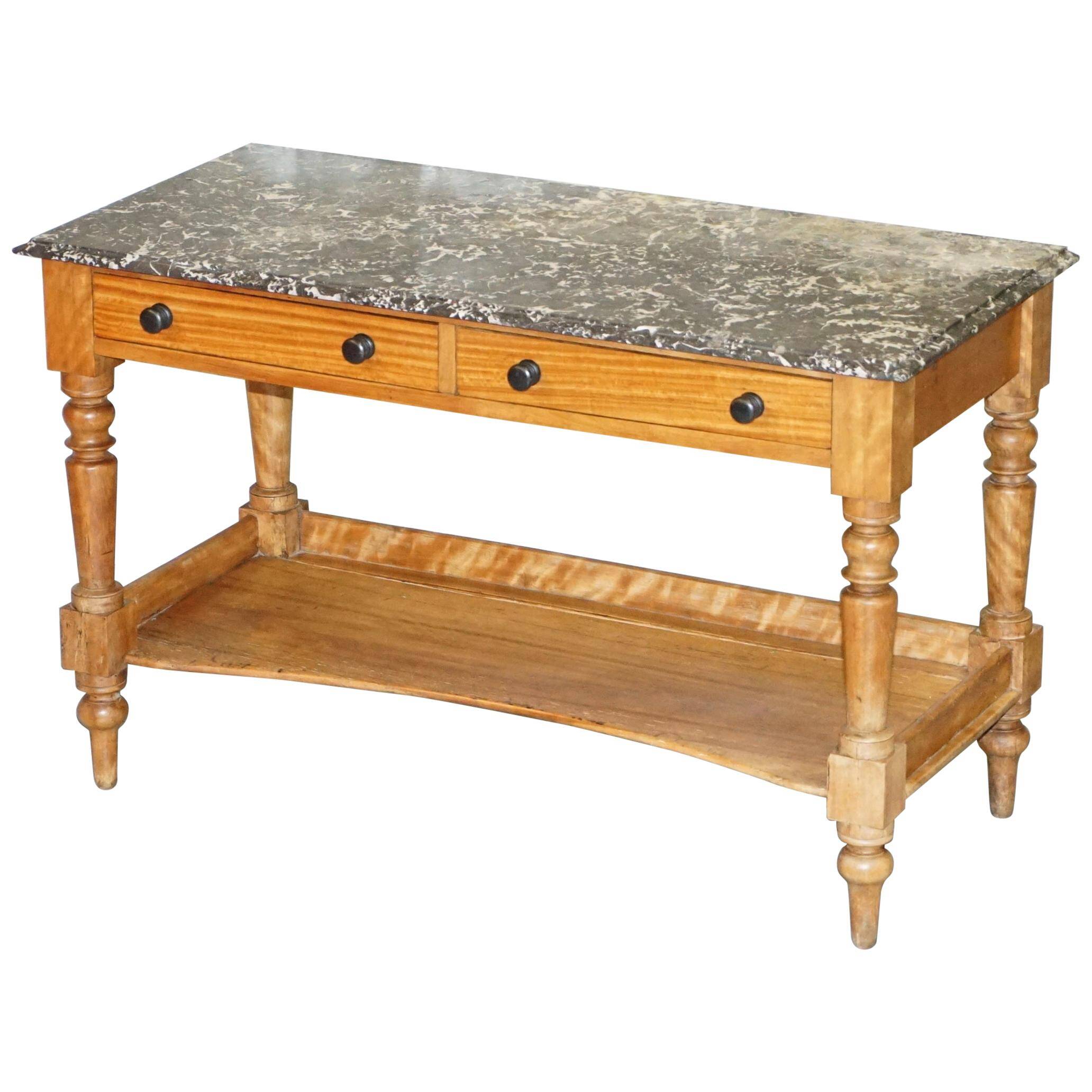 Victorian writing desk or console from 1880 in satin wood and marble.