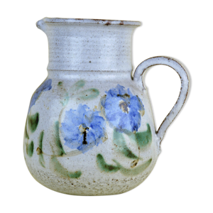 Pichet à décor de fleurs