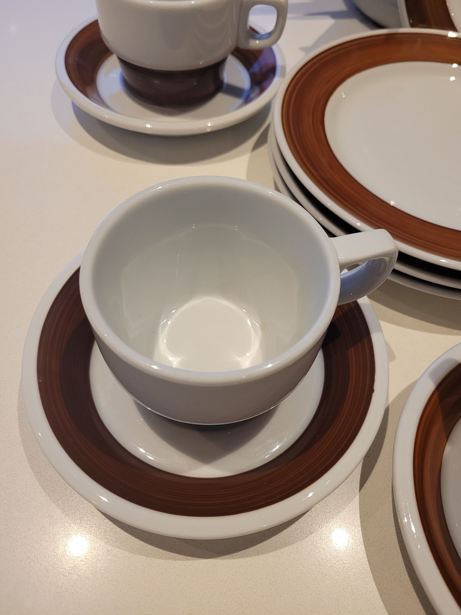 4 tasses, et assiettes à dessert MOSA Maastricht Holland