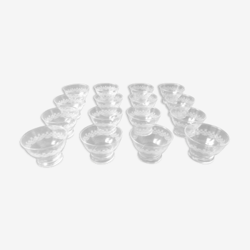 Lot of 16 glass cups vintage 60 glass pressed engraved