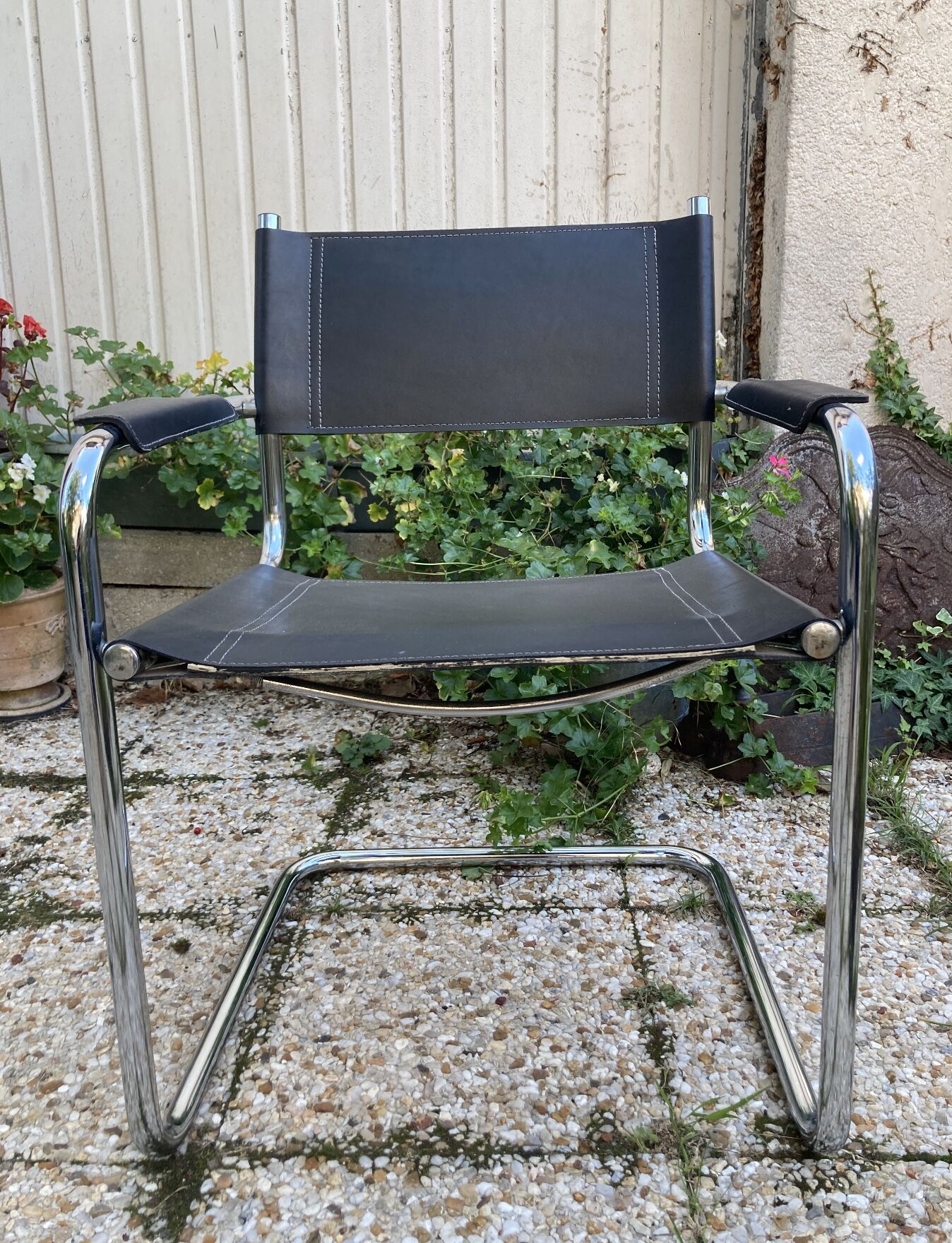 Vintage armchair in black leather