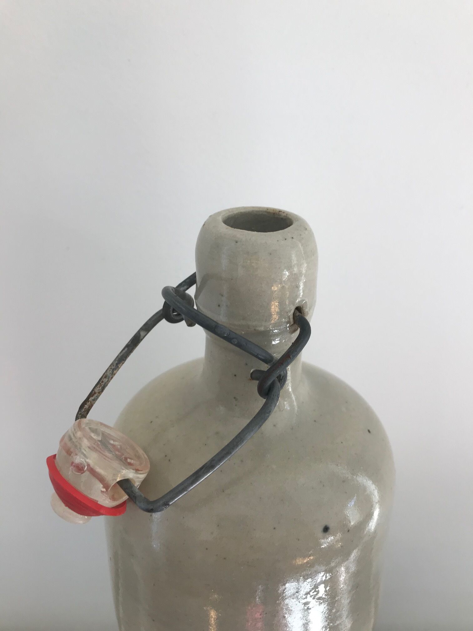 Enamelled sandstone bottle