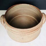 Covered terracotta pot
