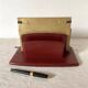 Porte courrier en cuir Le Tanneur