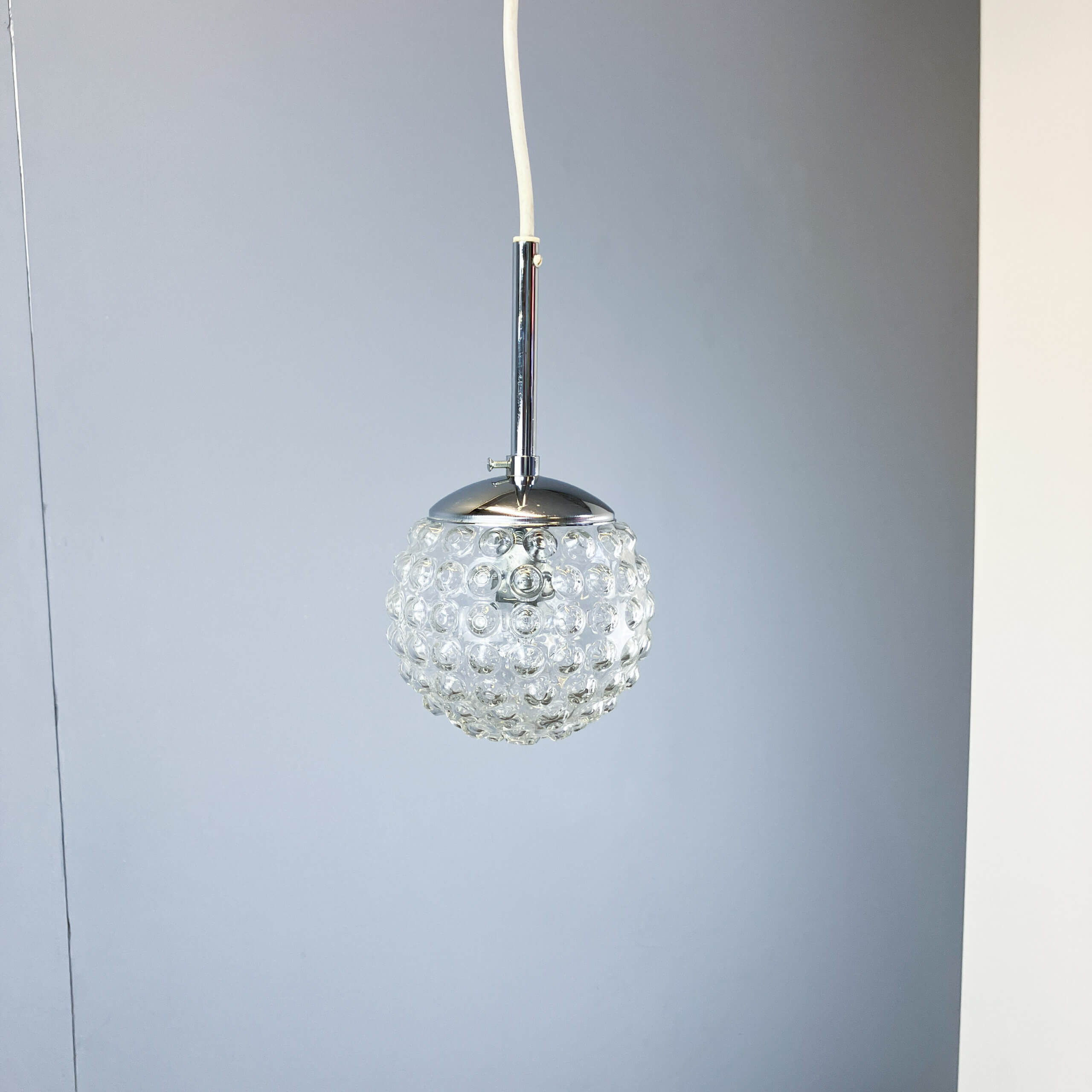 Lumière de plafond, modèle P115 par Rolf Krüger pour Staff + Schwarz, globe en verre, chrome, années 1970.