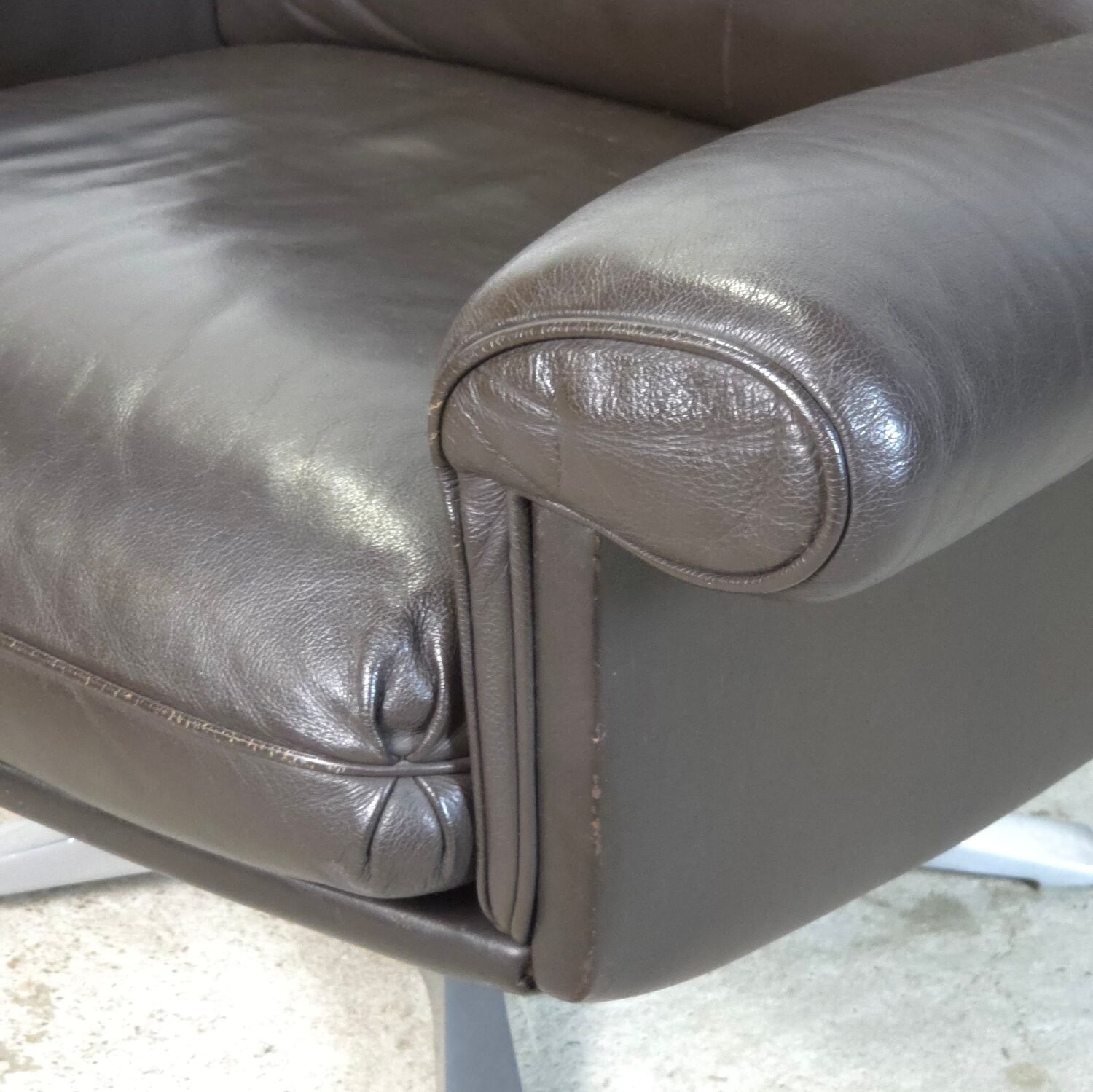 Vintage 1960s De Sede DS-31 leather lounge chair