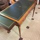 Bureau Type Louis XVI en merisier et cuir