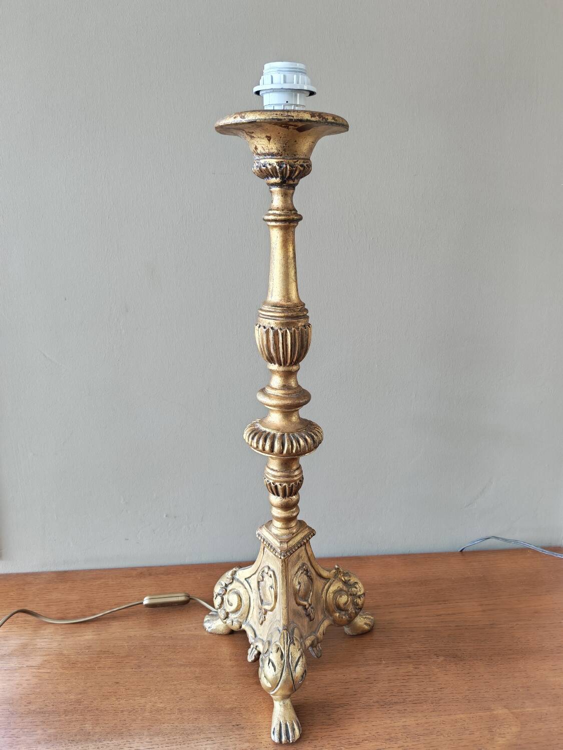 Golden wooden lamp base