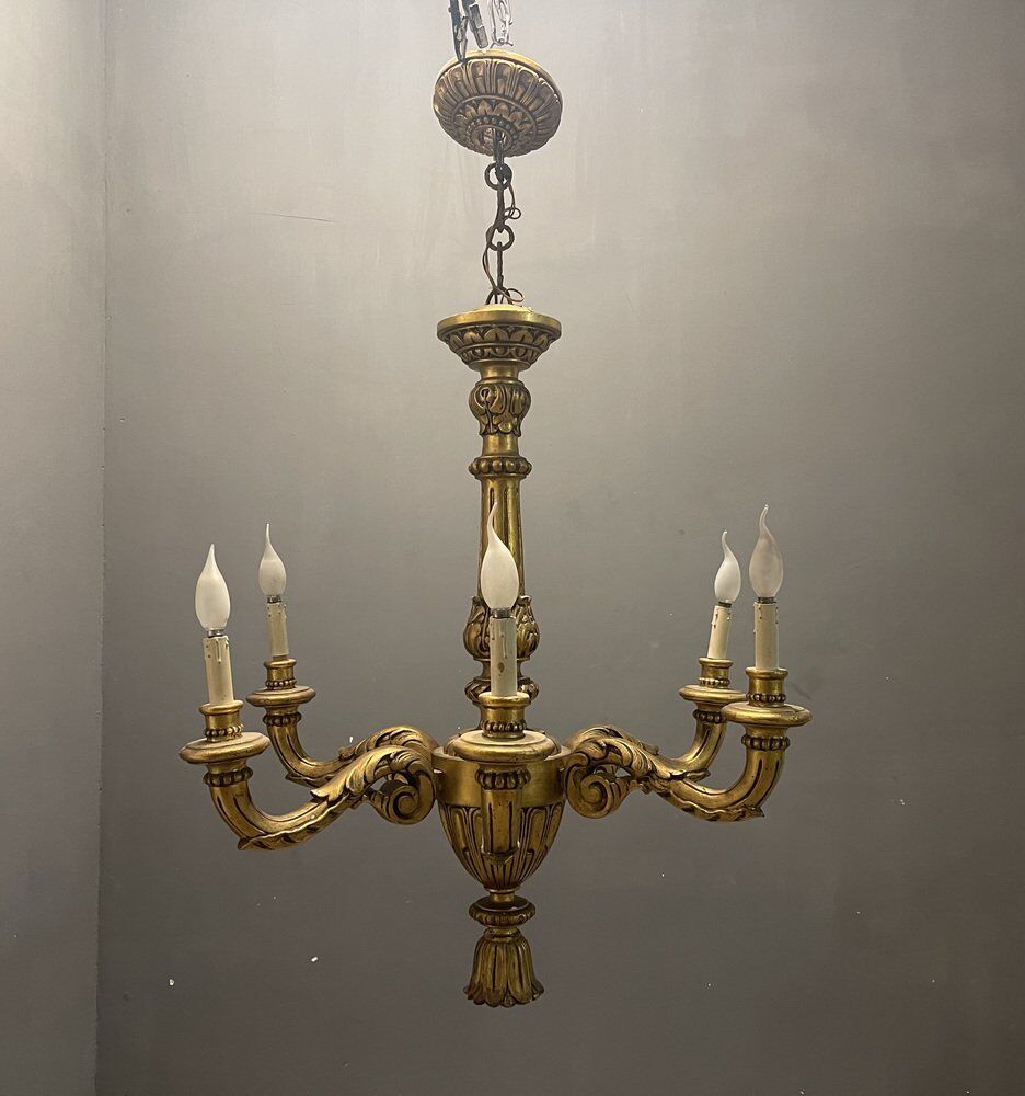 Lustre en bois doré doré