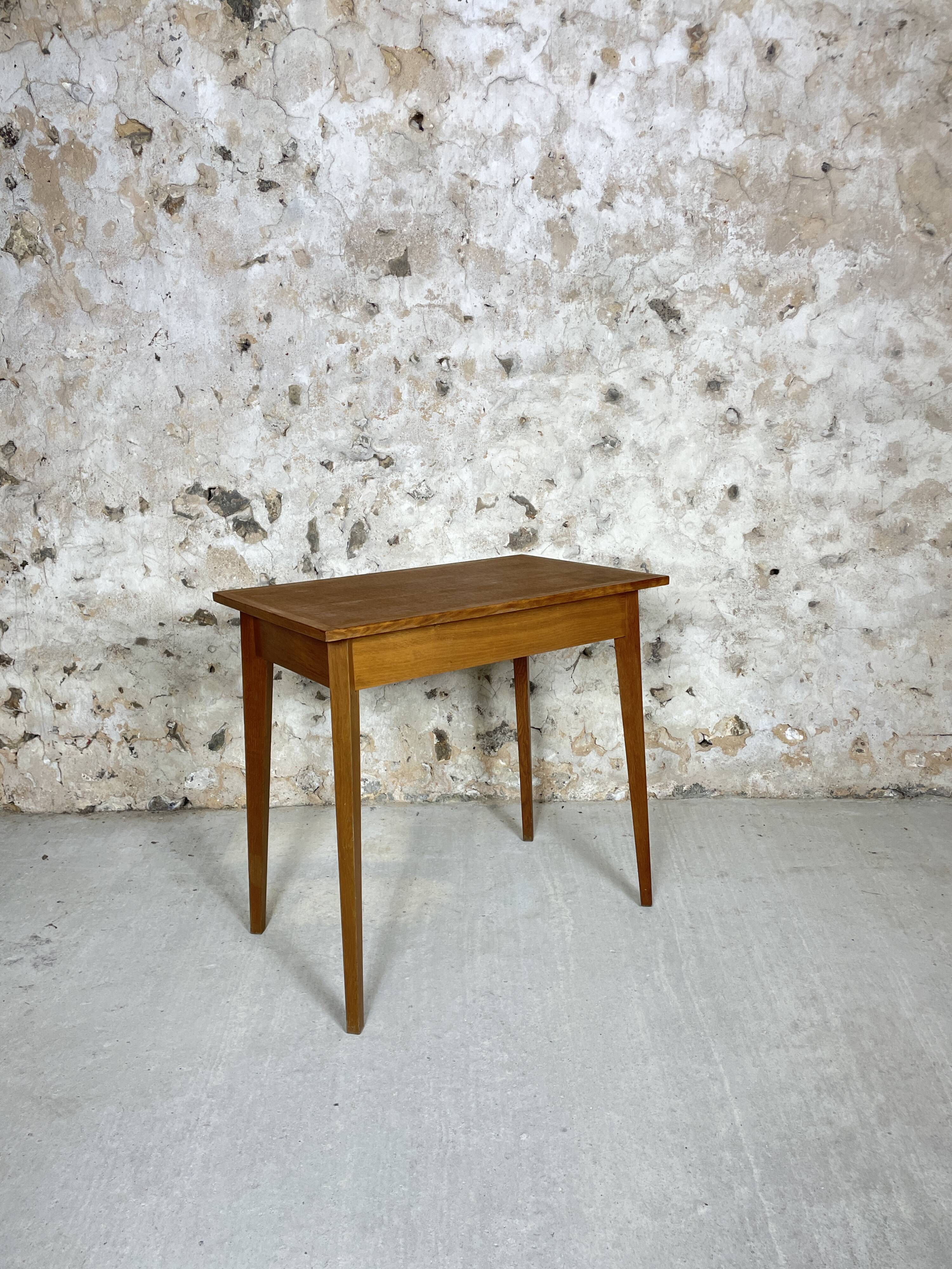 Bureau pieds compas