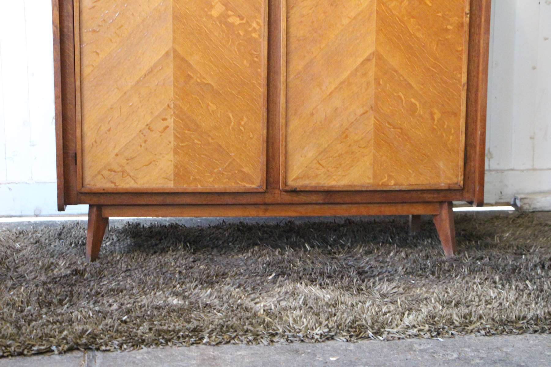 Compass legs vintage wardrobe