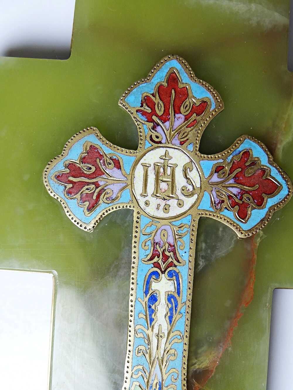 Vintage wall-mounted holy water font in onyx and cloisonné enamel, Italy, 1960s-1970s.