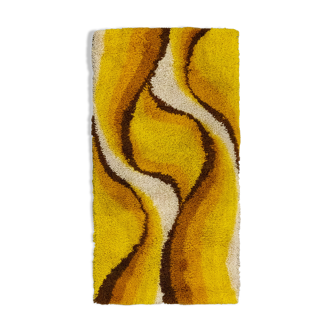 Yellow 'flames' desso carpet