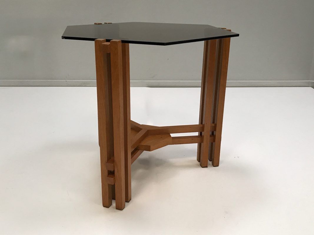 Table d’appoint moderniste néerlandaise en bois et en verre hexagonale des années 1960