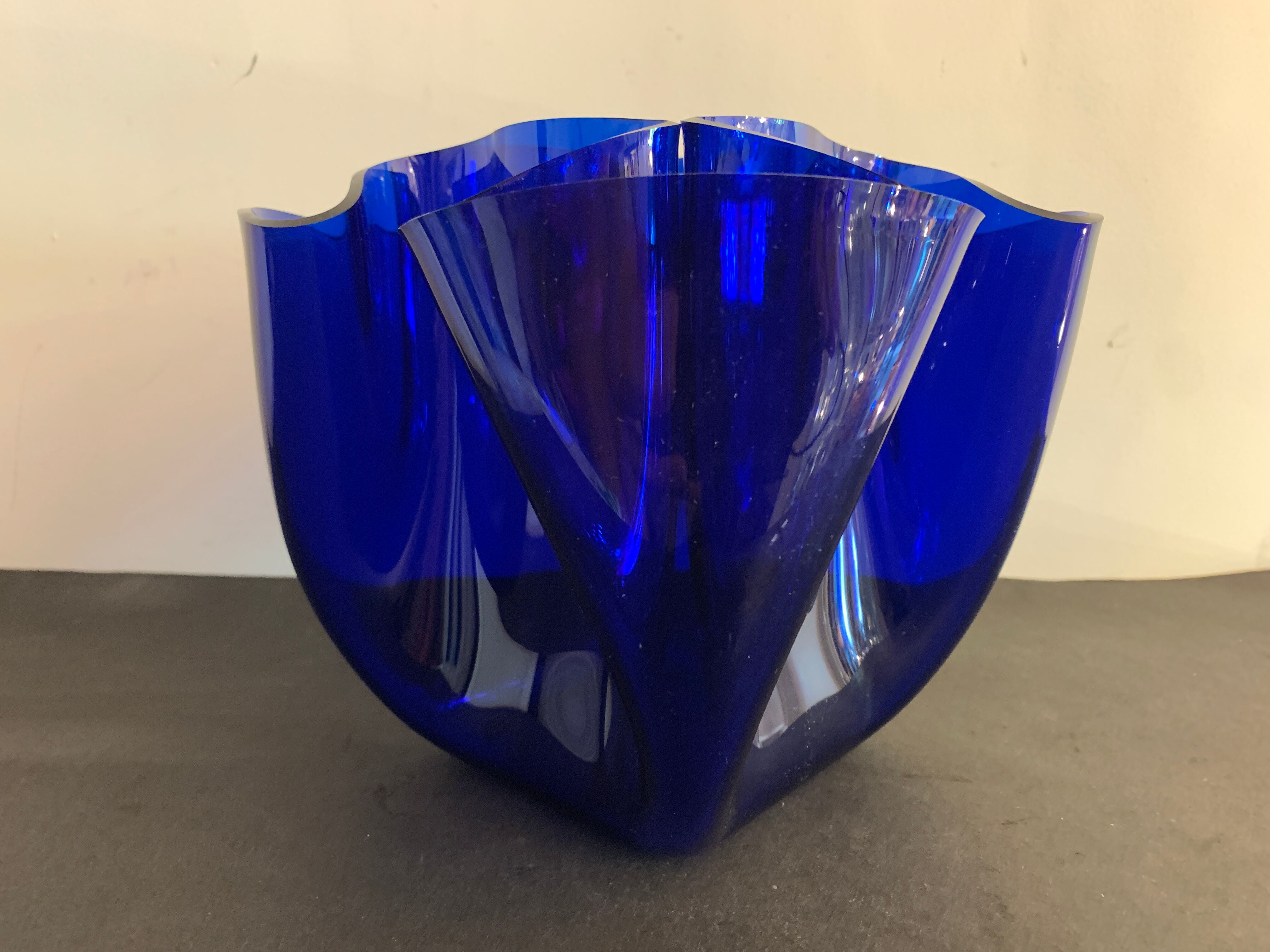 Luigi Massoni handkerchief vase for Guzzini in blue plexiglass
