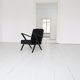 Fauteuil polonais original du milieu du siècle des années 60 en velours noir et cadre en bois noir