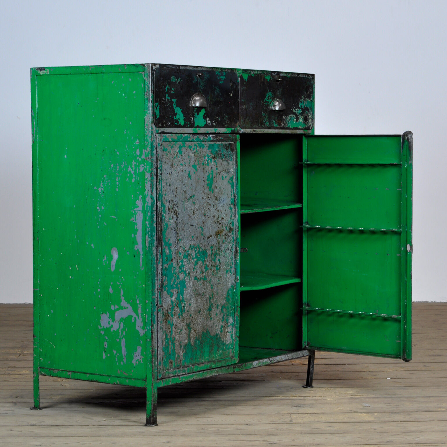 Buffet industriel en fer, années 1960