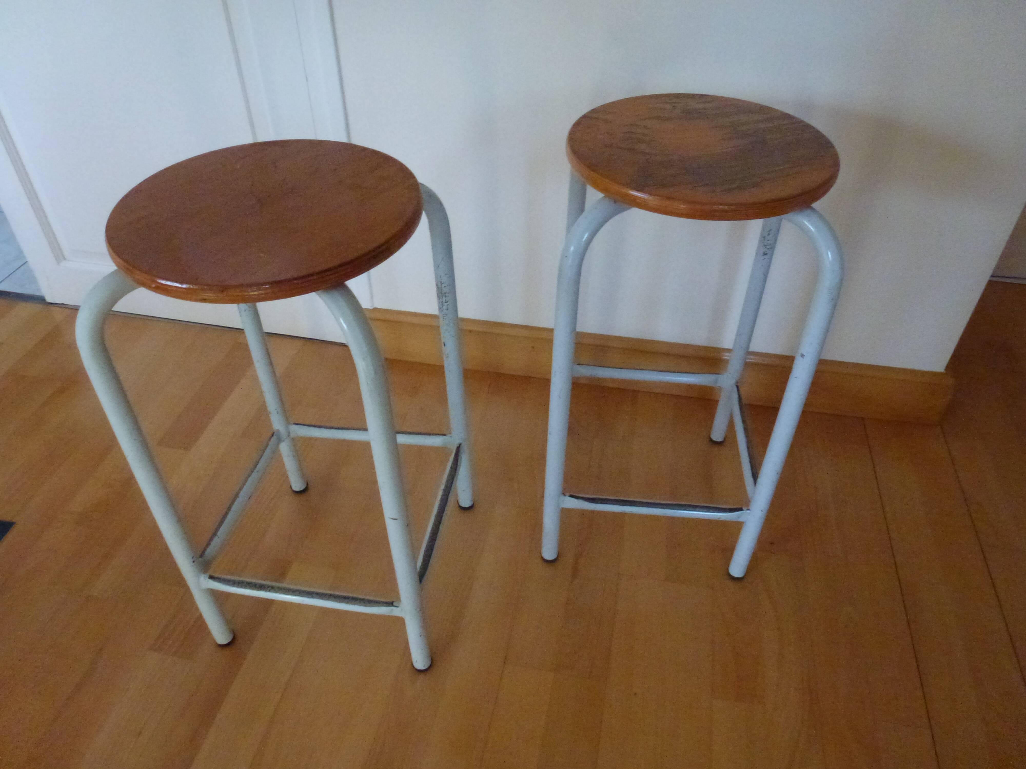 Laboratory stools