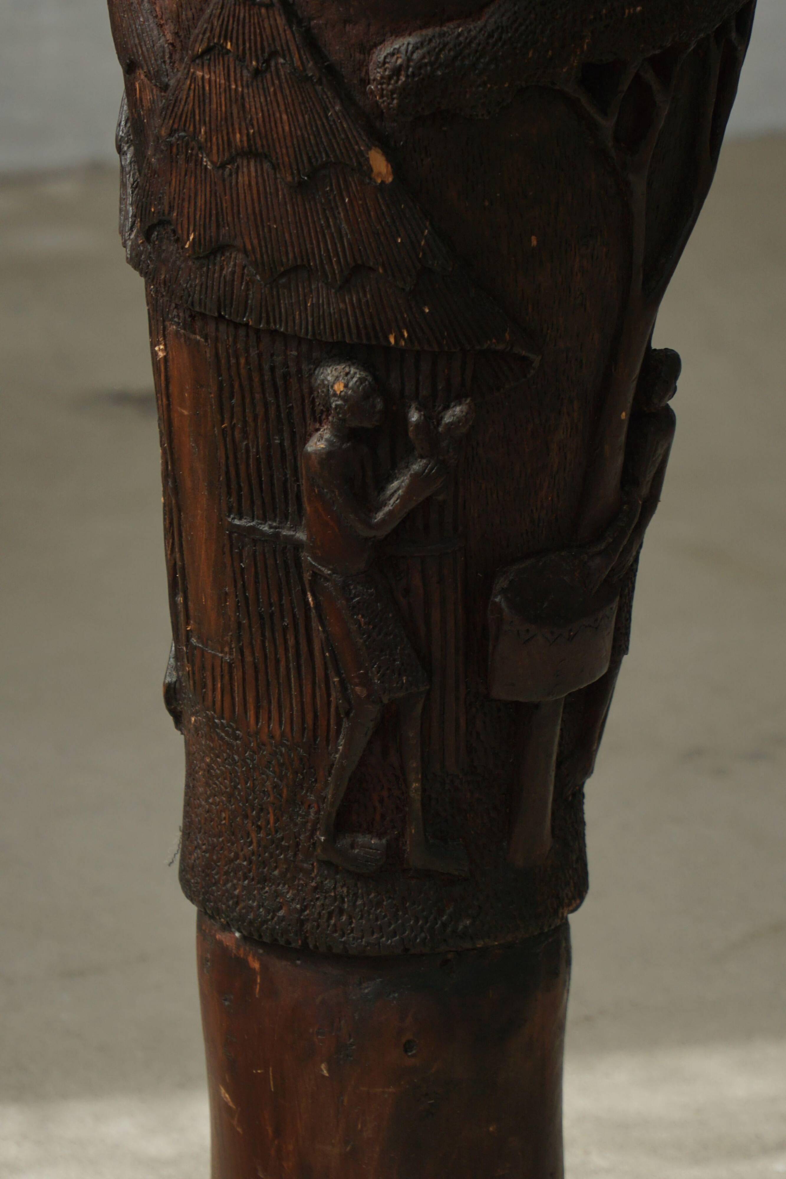 Sculpture / Organic wooden tambour, African carved, 20th century