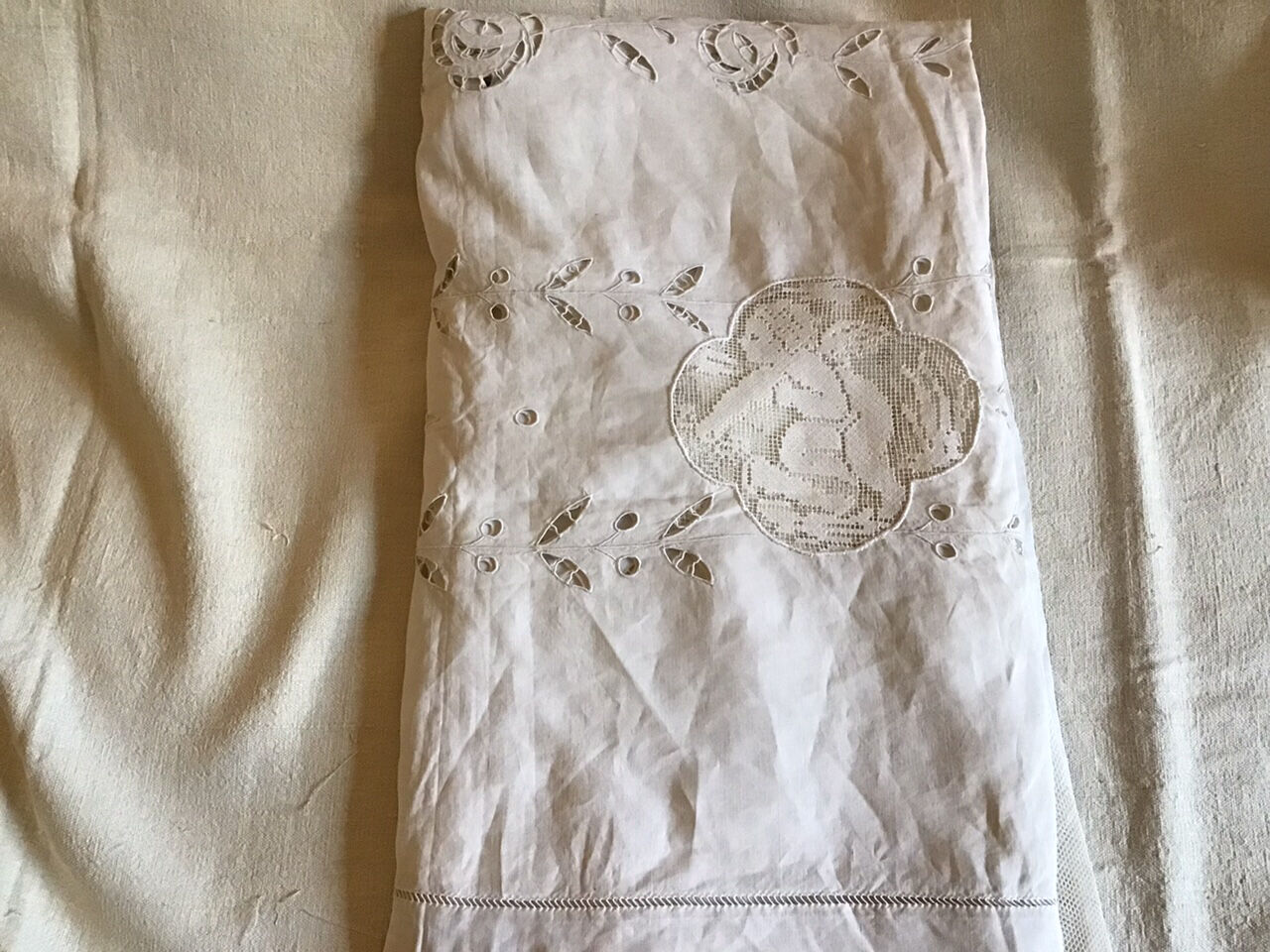 Large ceremonial tablecloth 280x280