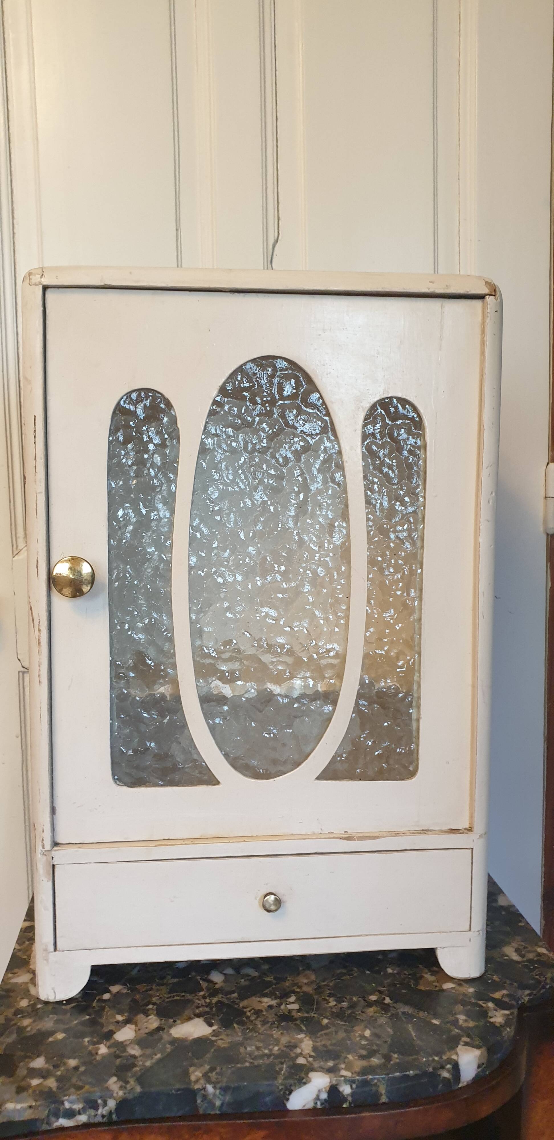 Medicine cabinet