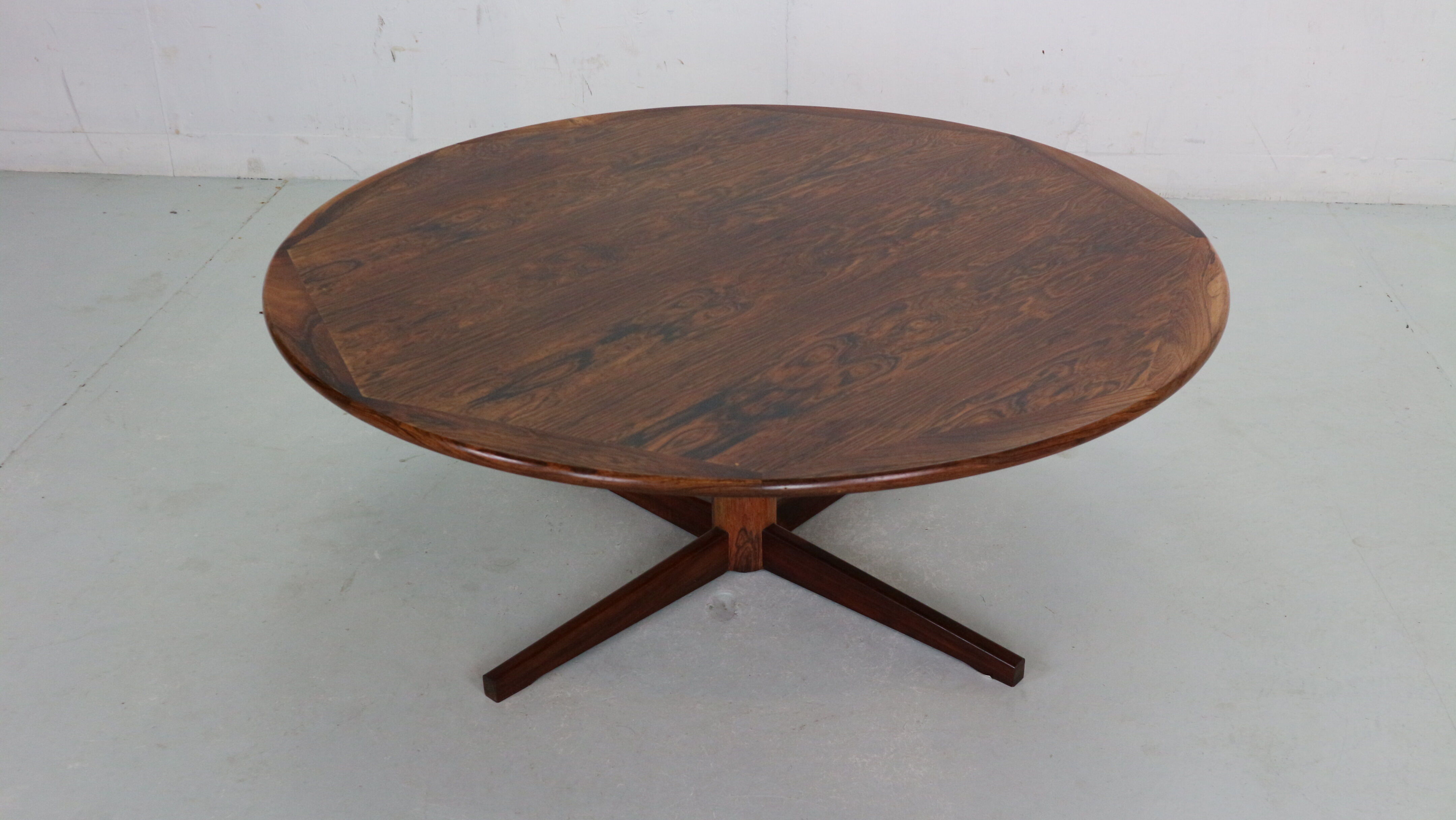 Mid century modern  round rosewood coffee table, 1960s denmark