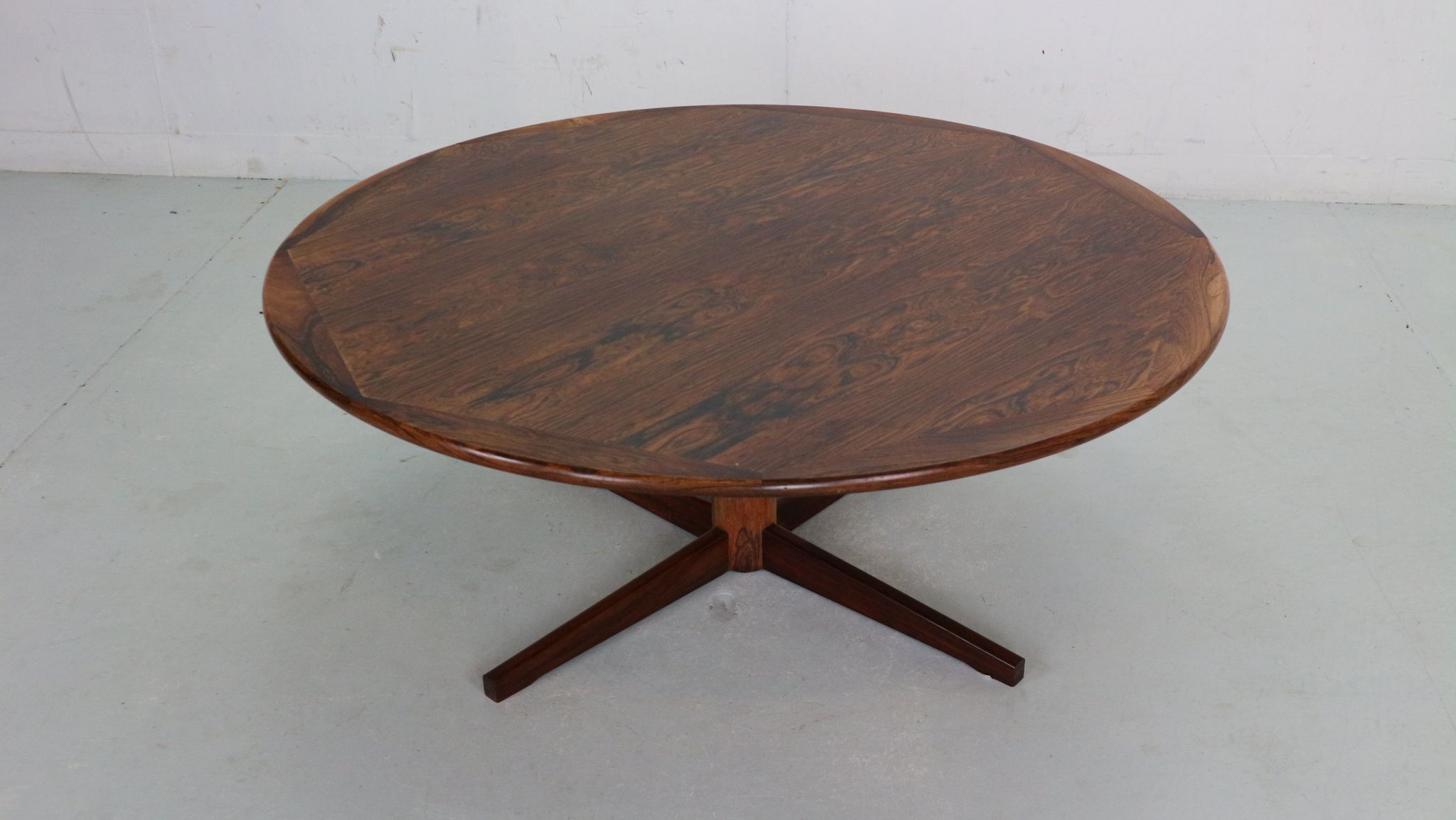 Mid century modern  round rosewood coffee table, 1960s denmark