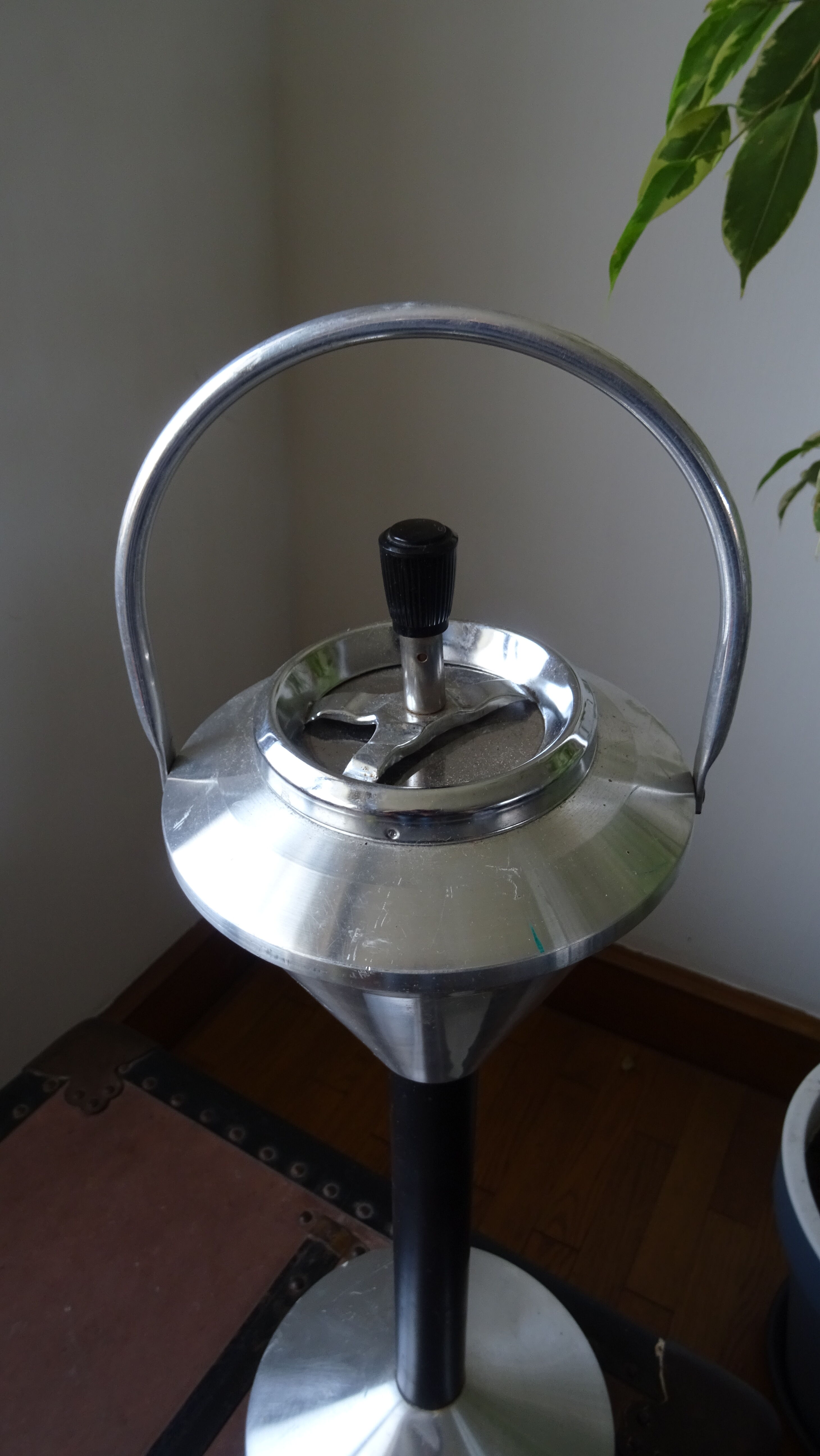 Space Age standing ashtray 1960s-70s