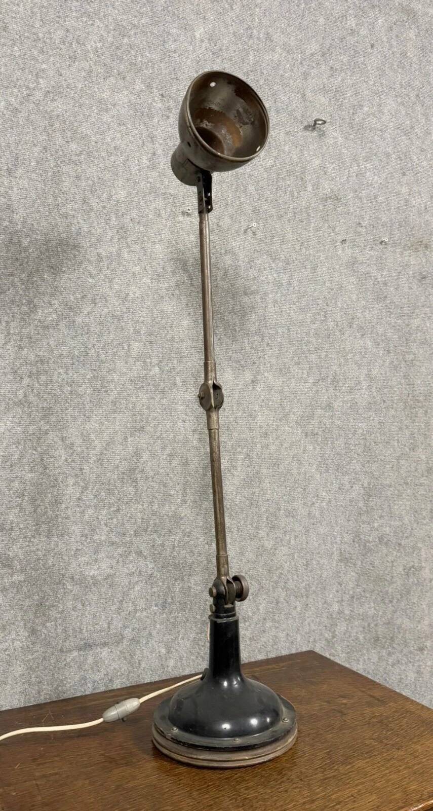 20th Century Industrial Design: Very Large Articulated Arm Lamp
