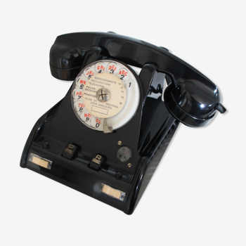 Téléphone en bakélite noir années 50