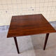 Table à manger en palissandre compacte