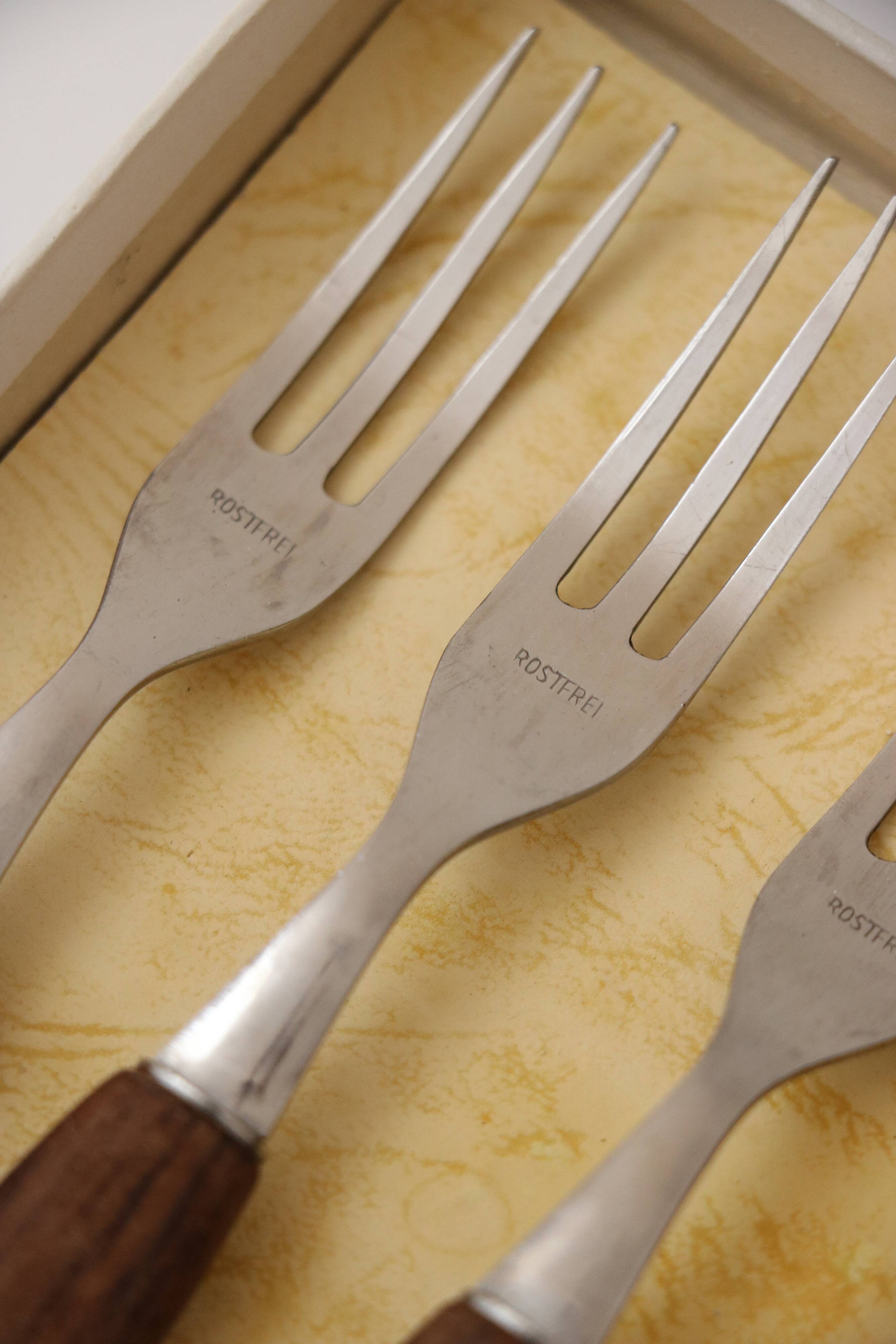 Set of 8 dessert cutlery, teak, 1960