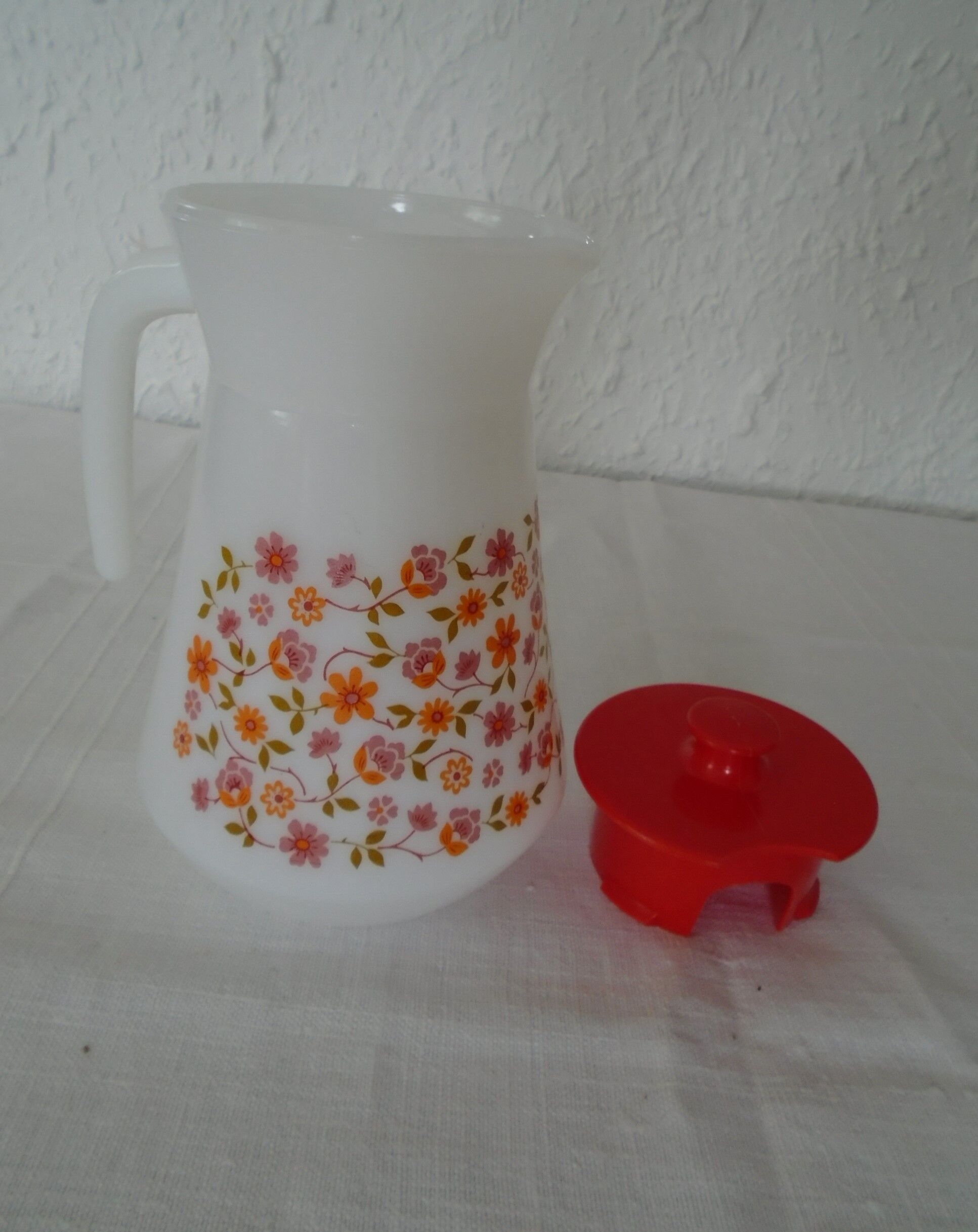 Pichet Scania verseuse carafe petities fleurs orange arcopal vintage