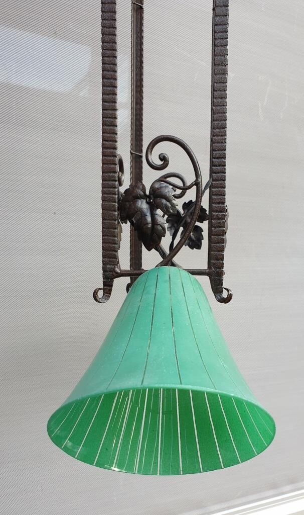 Art Deco chandelier 1930 in leafy wrought iron with 2 green tulip lights
