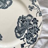 Assiette plate ancienne en terre de fer "Les Violettes" Salins
