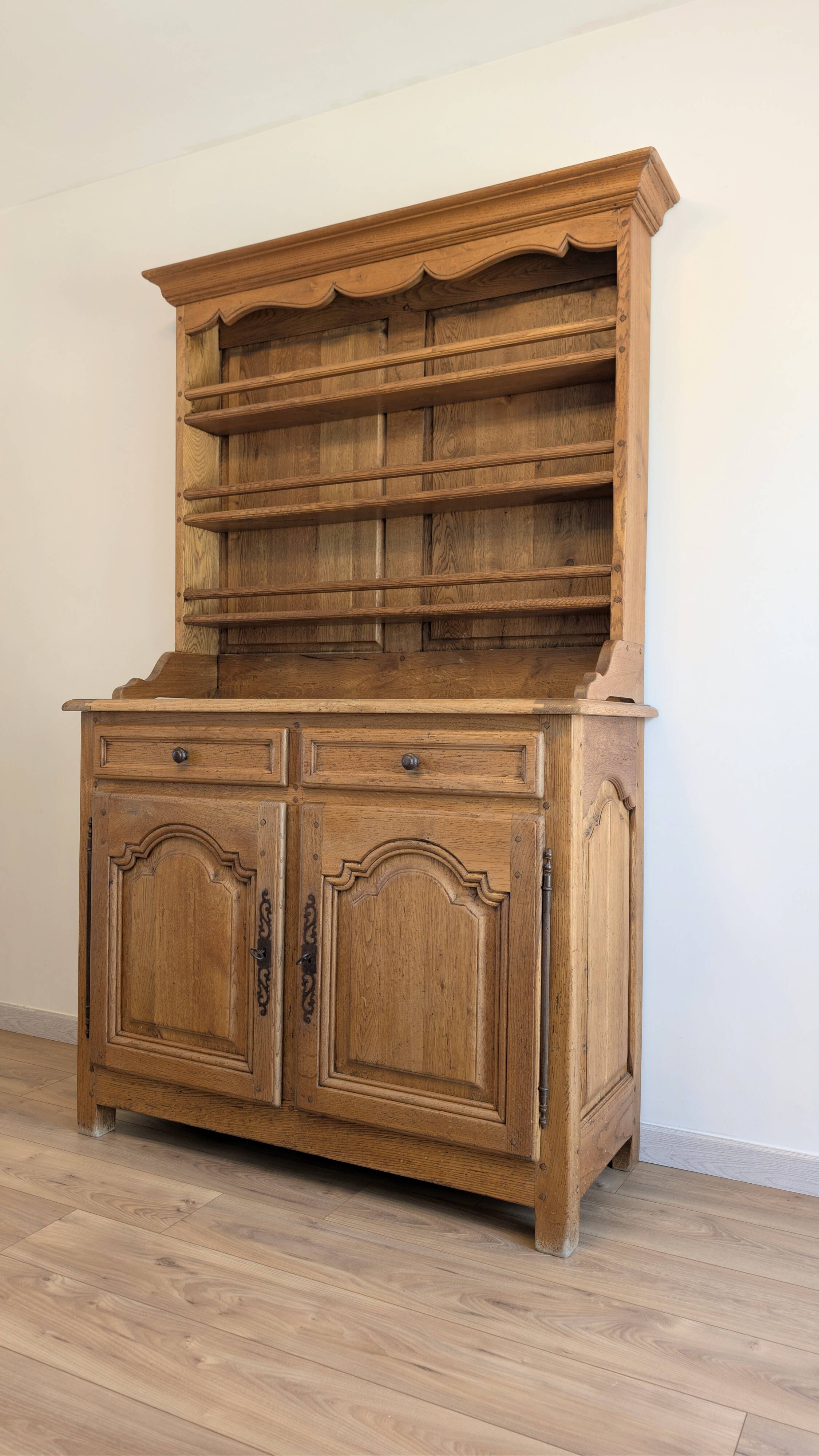 Buffet two bodies Old Furniture in solid oak, Italian rustic style