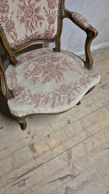 Vintage Louis XV style carved armchair with floral upholstery, 20th century, 90 × 58 cm