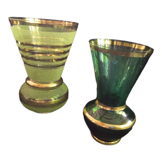 Deux vases verts vintage en verre et effet granité années 50