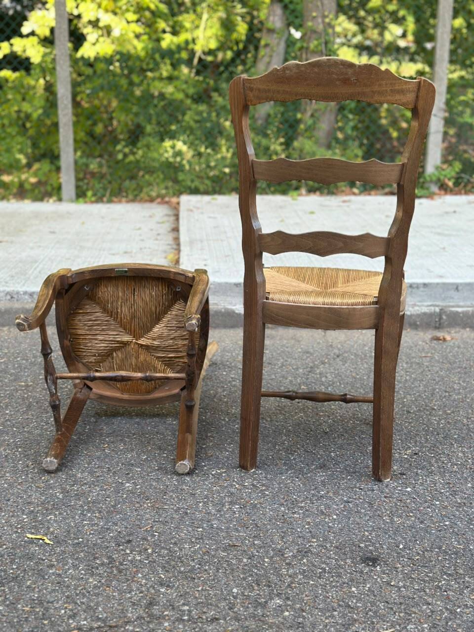 Set of 4 vintage BAUMANN chairs in oak and straw – Authentic