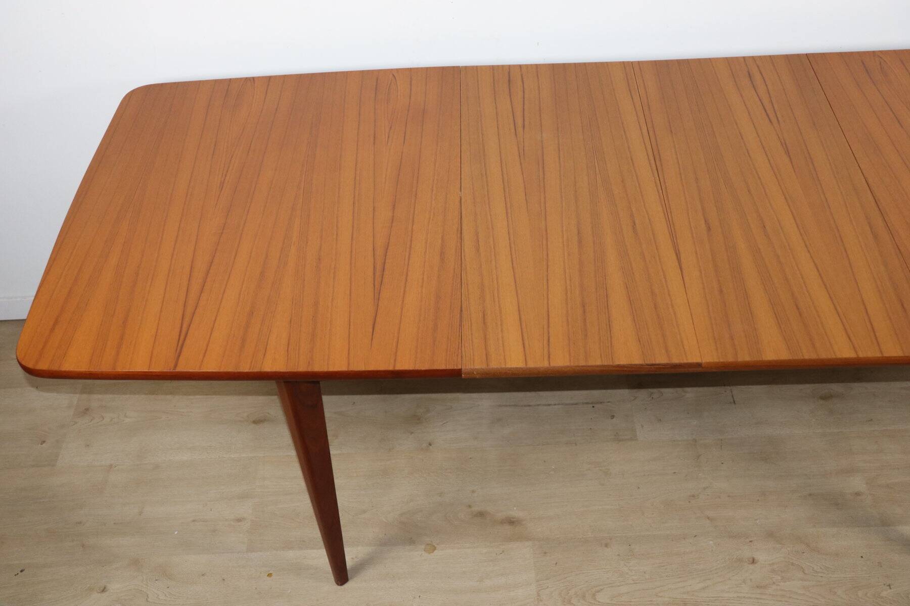 Table de repas extensible vintage en teck – années 60