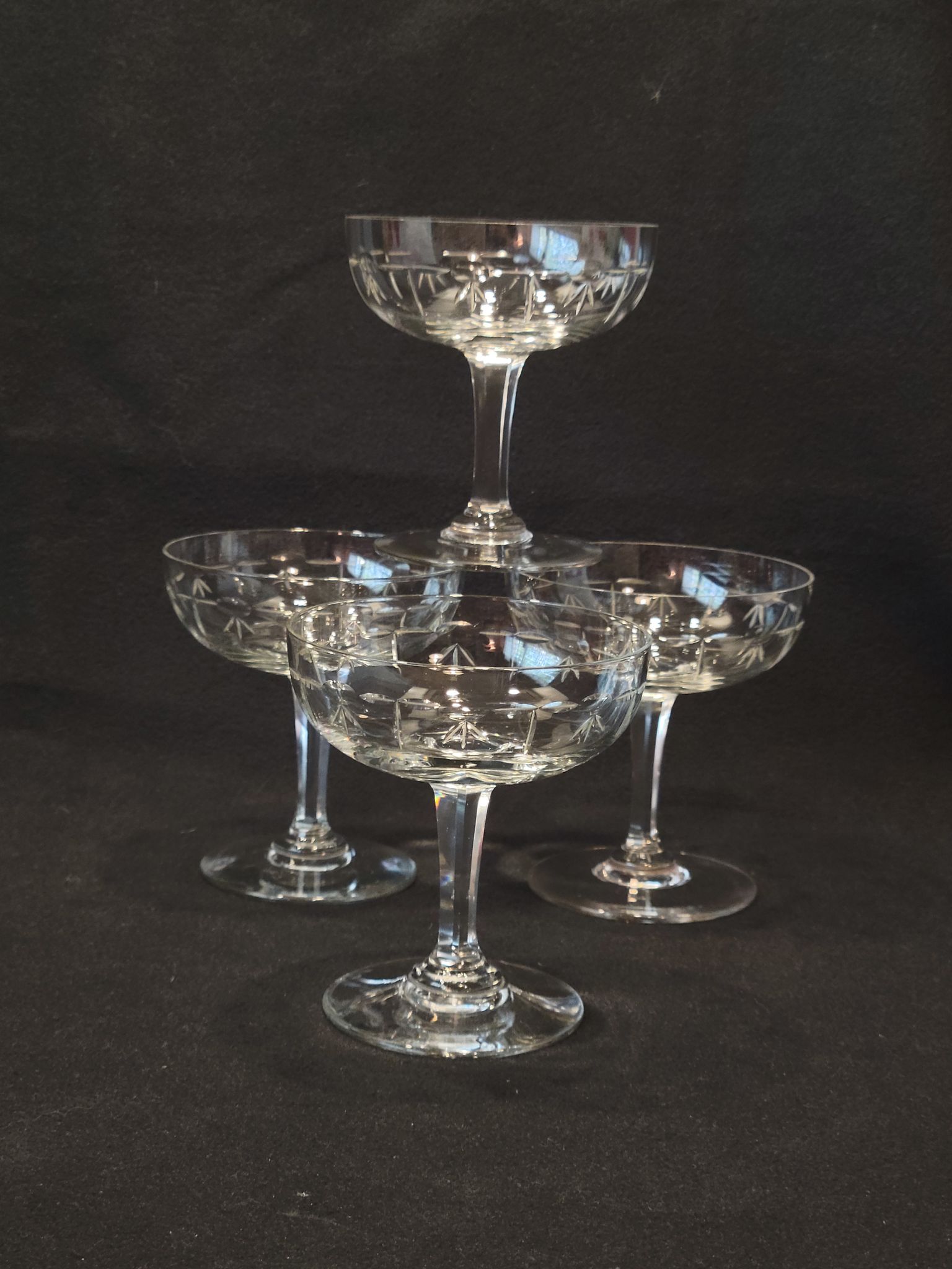 4 Antique Champagne Glasses In Engraved Crystalline