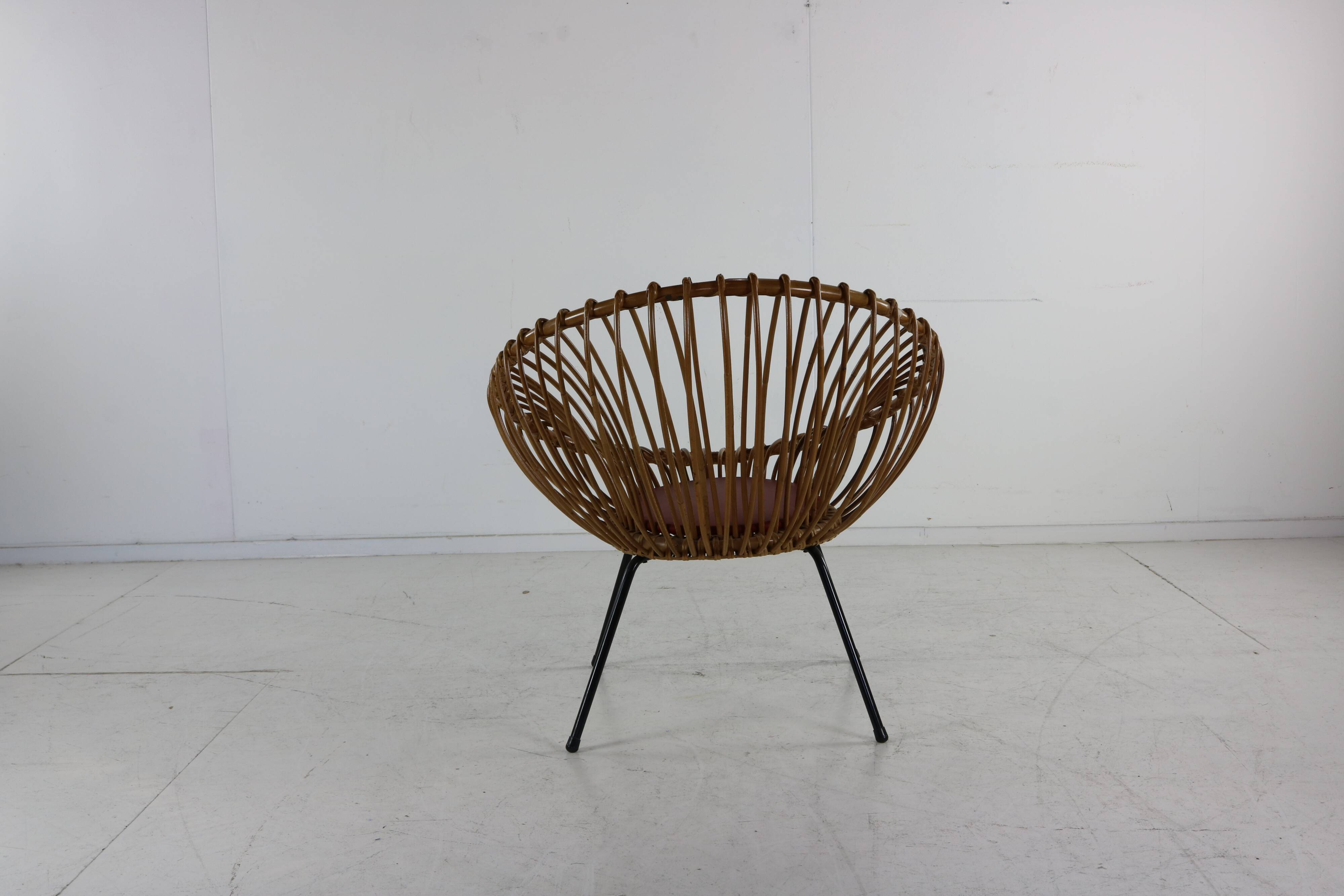 Typical dutch design rattan easy chair for Rohé Noordwolde Holland