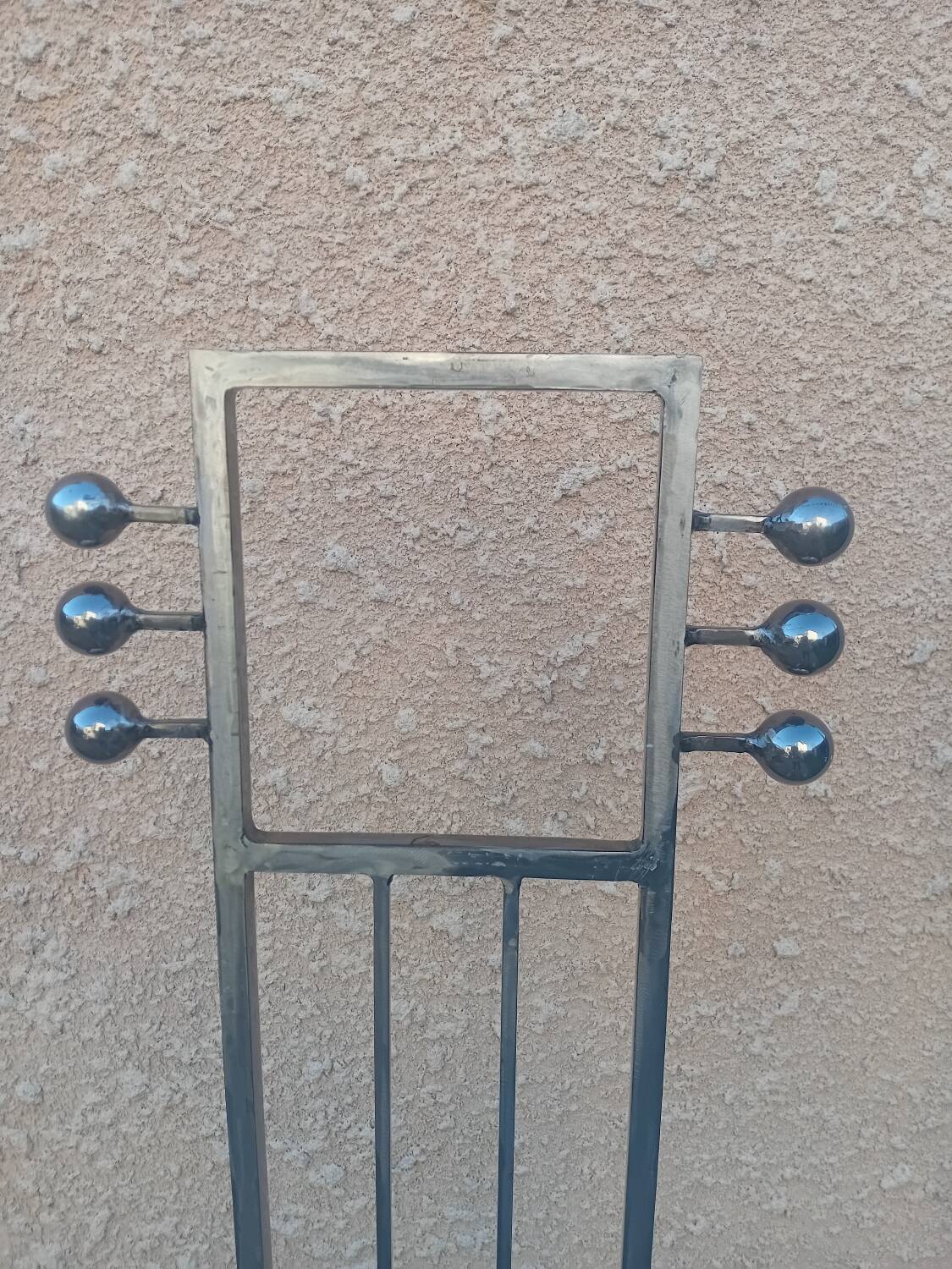 2 sculptural chairs from the 1980s