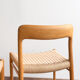 Paire de chaises de salle à manger modèle 75 par Niels O. Møller en chêne