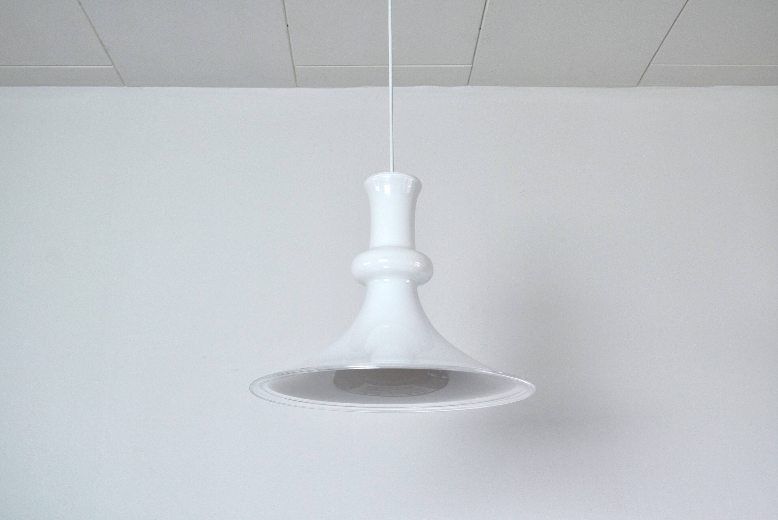 Suspension en verre opalin soufflé à la bouche blanche pour Holmegaard, Danemark, 1980s